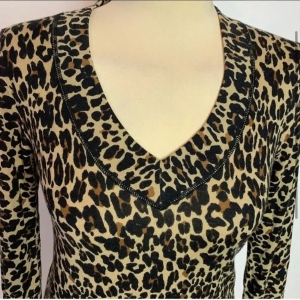 Tory Burch merino wool leopard print v-neck sweater Sz S